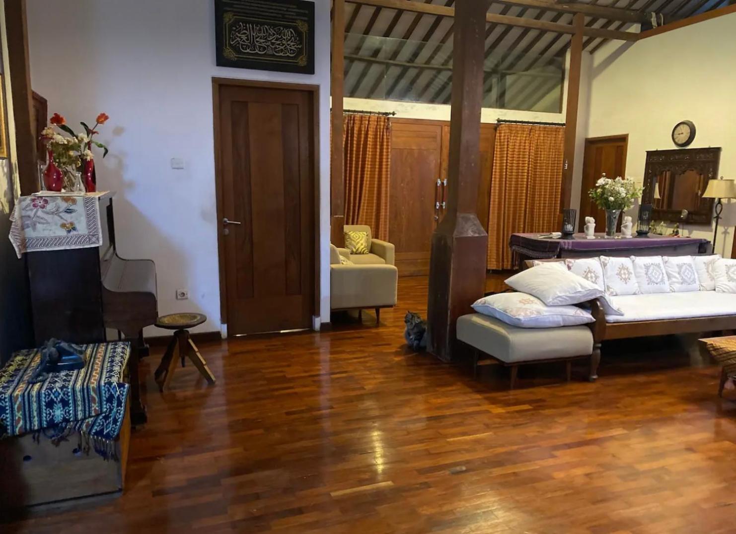 The Joglo Villa Bandung Exterior photo