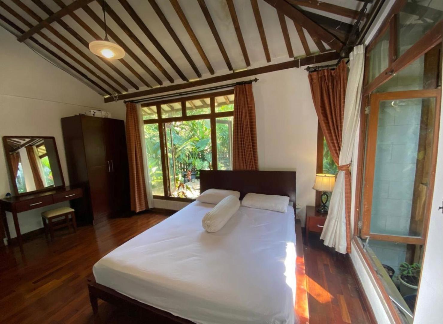 The Joglo Villa Bandung Exterior photo