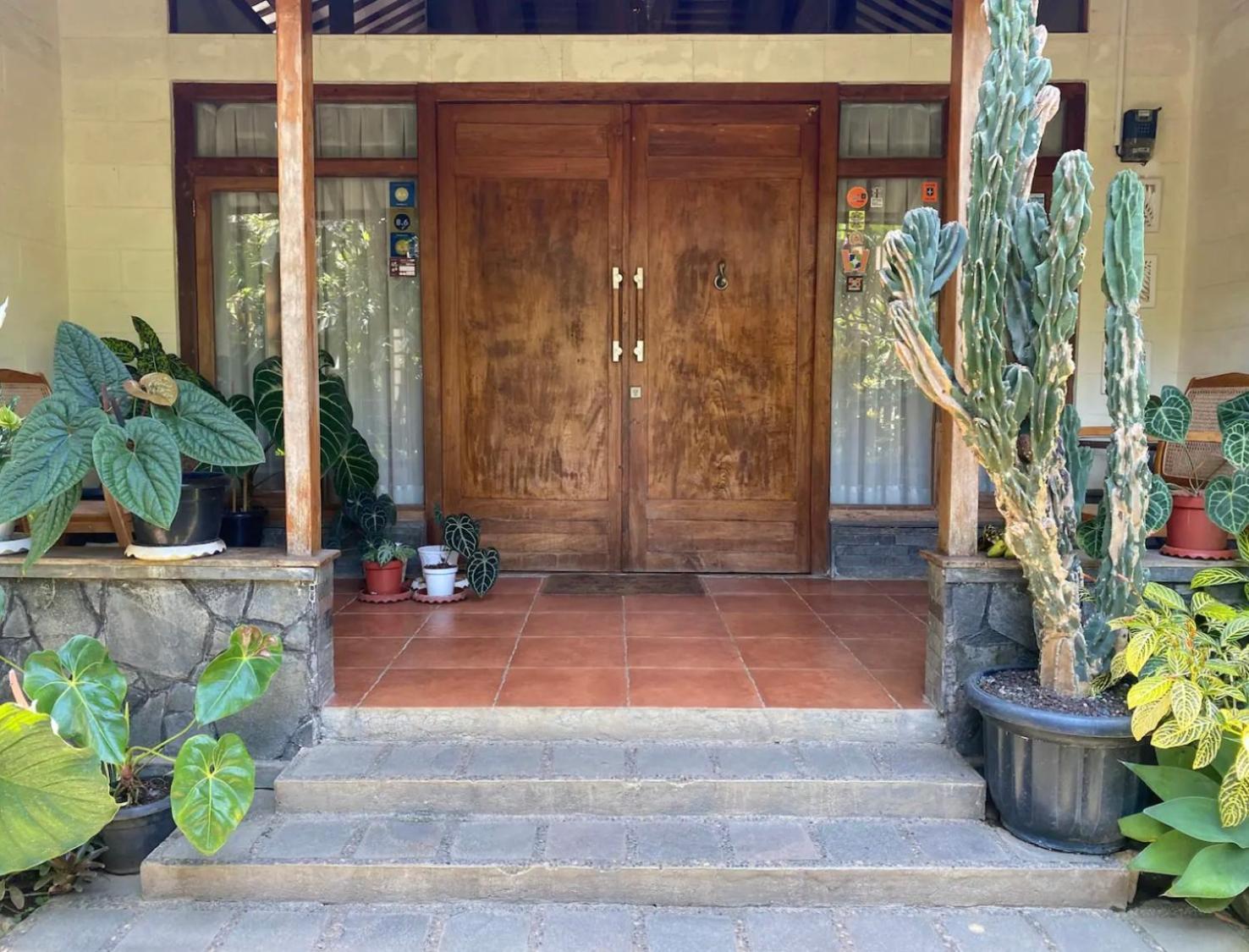 The Joglo Villa Bandung Exterior photo